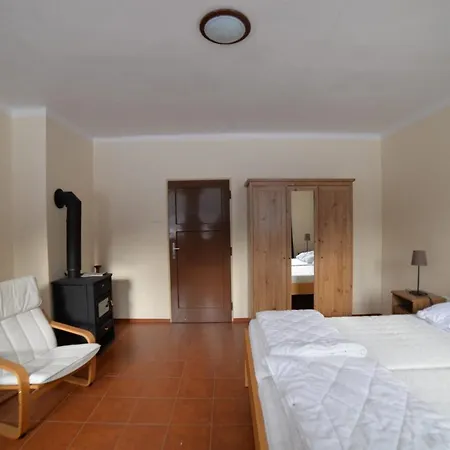 Na Stare Papirne Apartment *