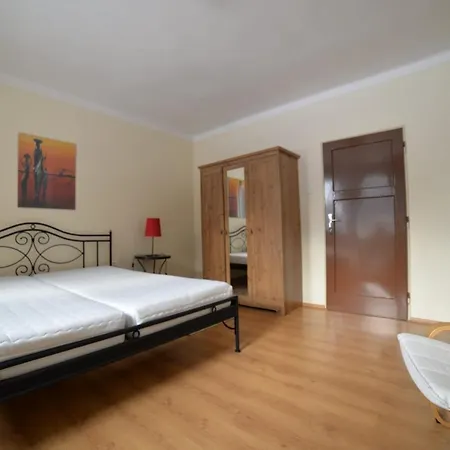 Na Stare Papirne Apartment *